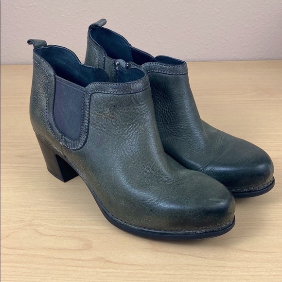 Dansko Harlene Distressed Grey Leather Heeled Bootie Size 40 - Picture 1 of 9